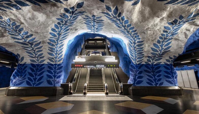 Picking public transport is not boring in the most amazing stations in the world (and one is Portuguese)