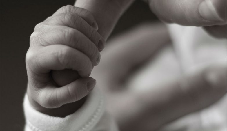 Baby died at the door of the Health Center. Service was “refused” because it was almost at the time of closure