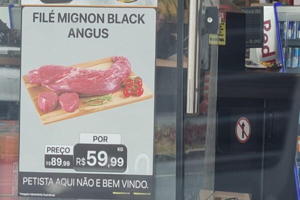 Colorful image of poster that says that petista is not well lived