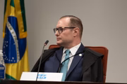 Dino votes for condemning Bolsonaro another 7 and plot score is 2-0