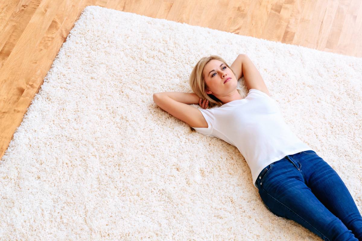 What are the natural ingredients to clean the rugs