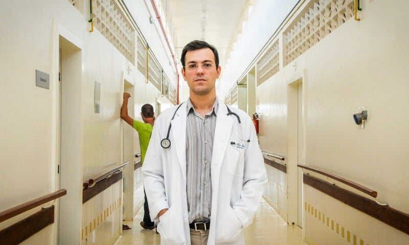 On the scene: Infectologist Thor Dantas is the interviewee of the Contilnet podcast this Monday