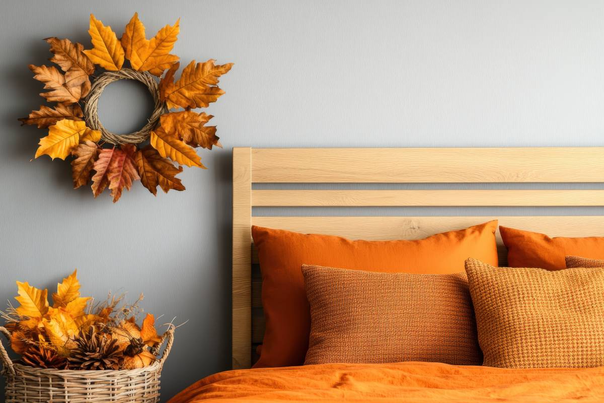 Autumn Ghirland on the bed