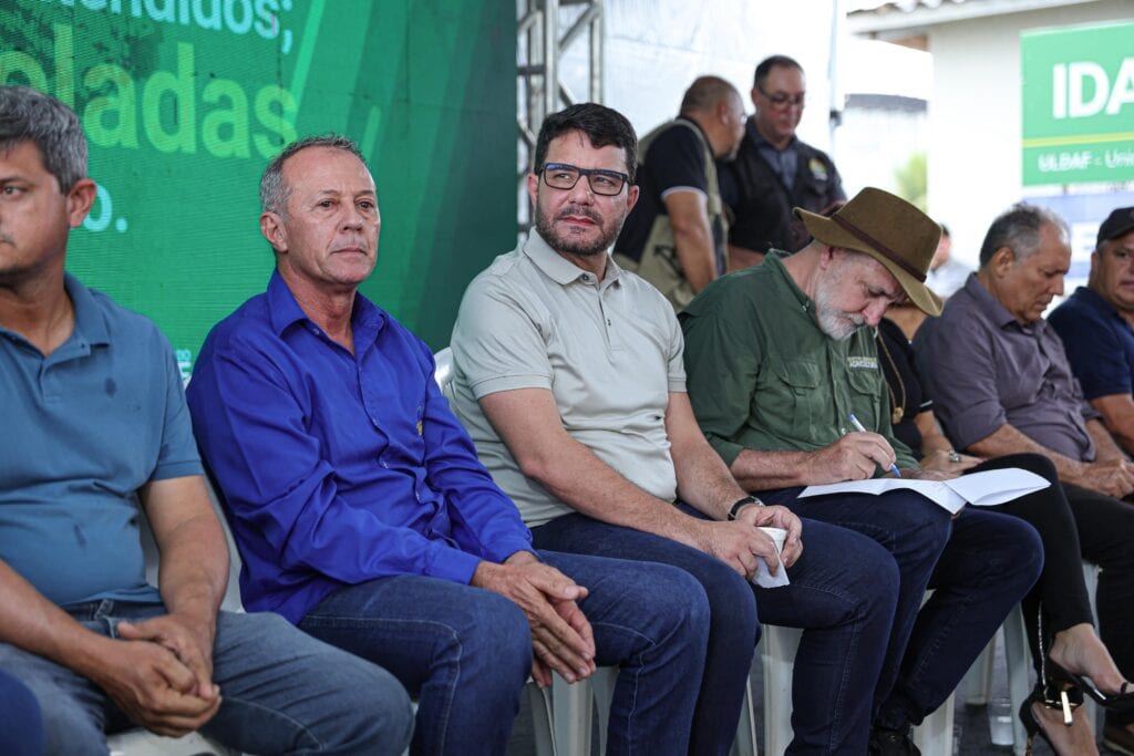 Governor delivers R $ 2 million in inputs and emphasizes agriculture advance in Acre