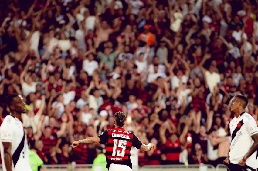 In fierce classic, Flamengo and Vasco tie at Maracanã