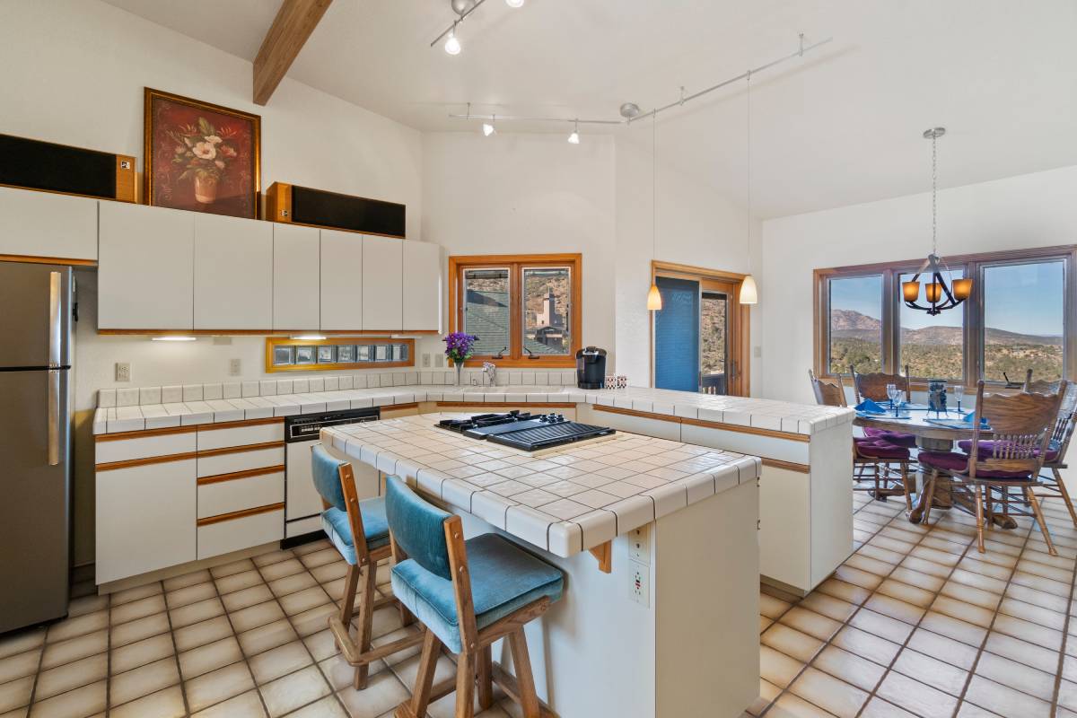 Here is the practical rule for the height of the wall units in the kitchen