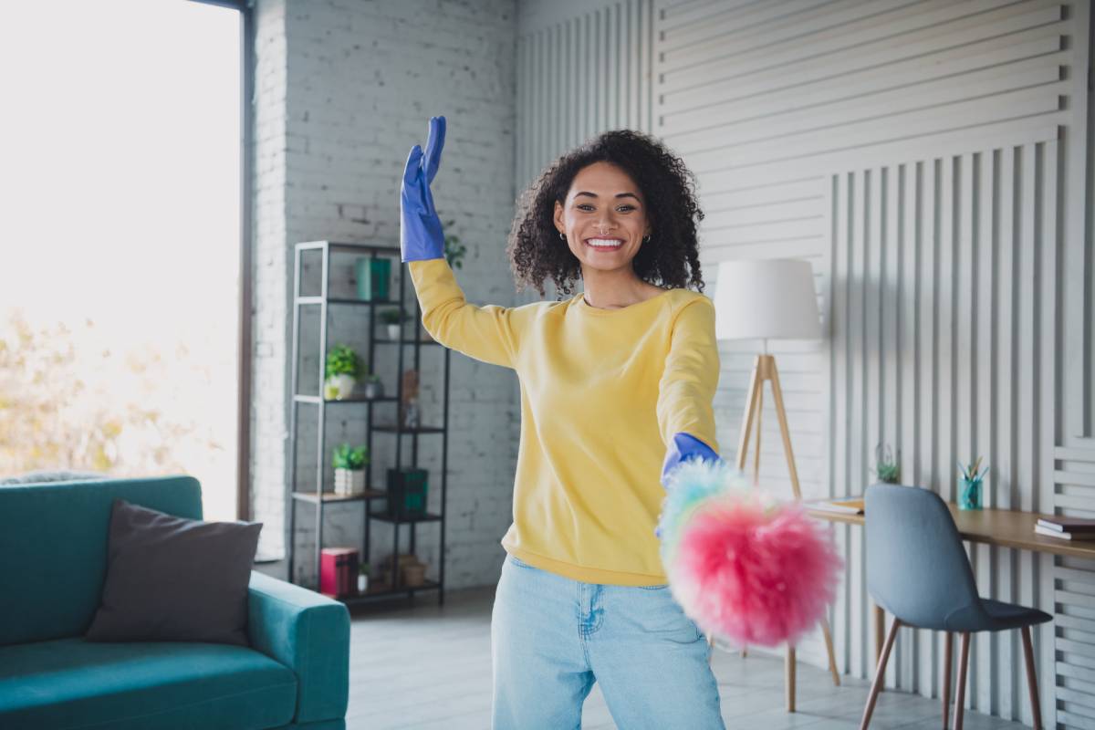 Cleaning at home in the autumn