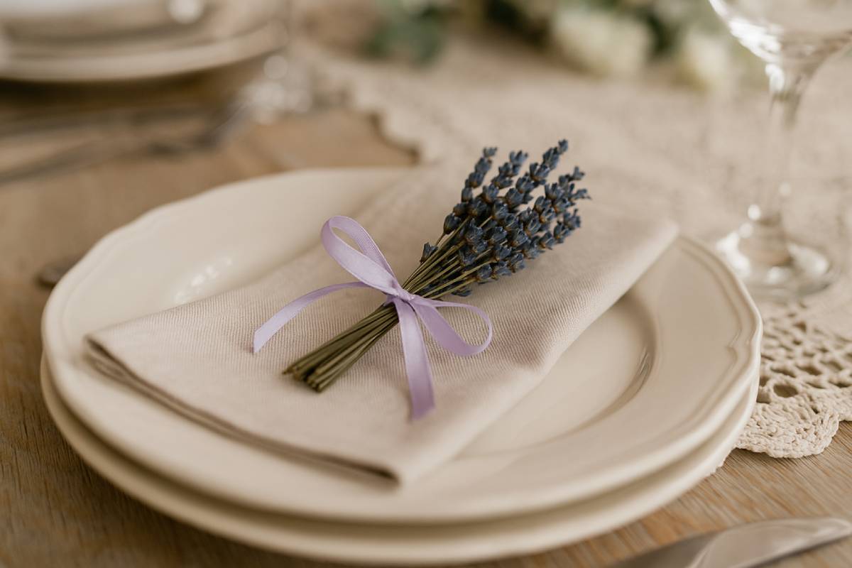 DIY decorations made with dried lavender