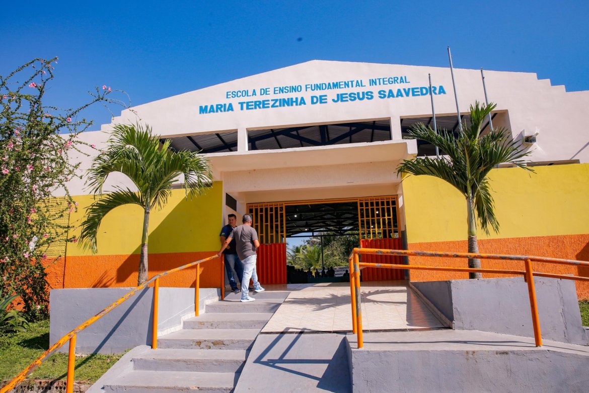 City Hall reopens full -time schools as part of the celebrations of the 121th anniversary of Cruzeiro do Sul
