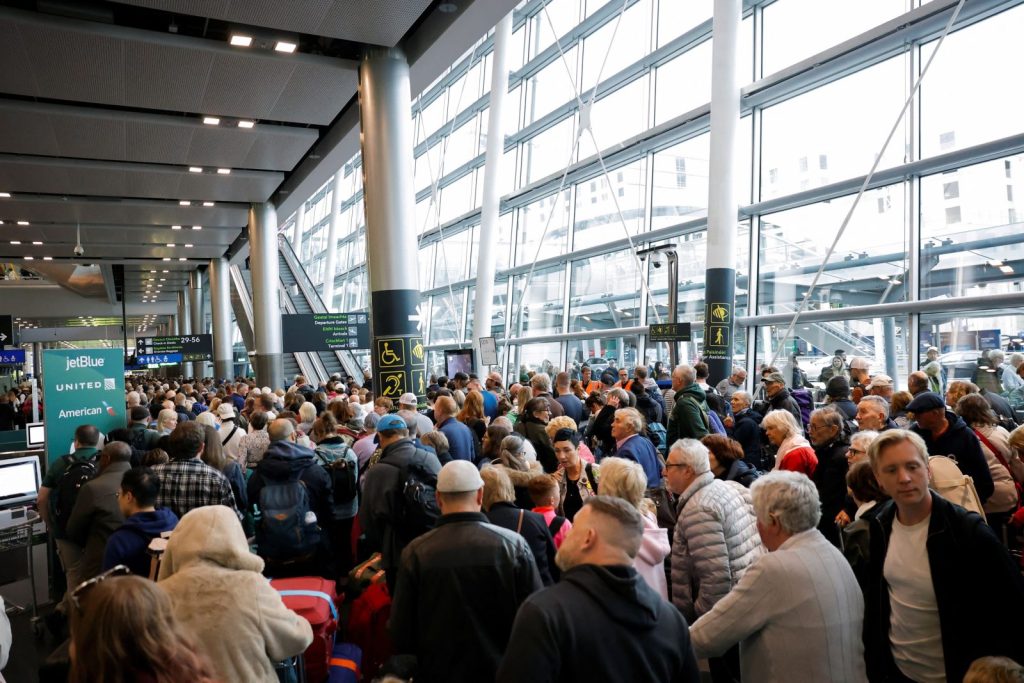 Cyberattack: 'Nothing shakes' at European airports - endless hours of waiting for passengers