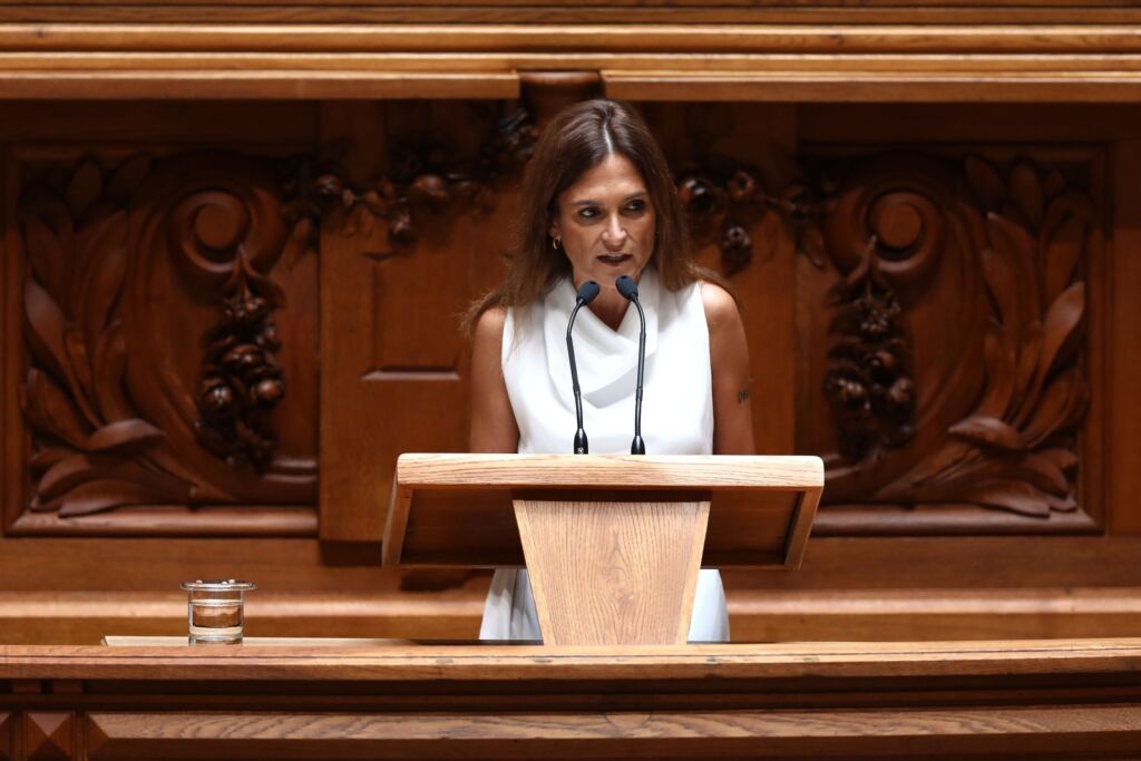 "We are not a set of crazy." Isabel Moreira responds to the controversies “Kisses” by Filipe Melo