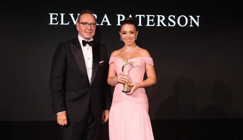 Hollywood glamor at the 82nd Venice Festival: Kevin Spacey and Elvira Paterson presented the Holiguard trailer