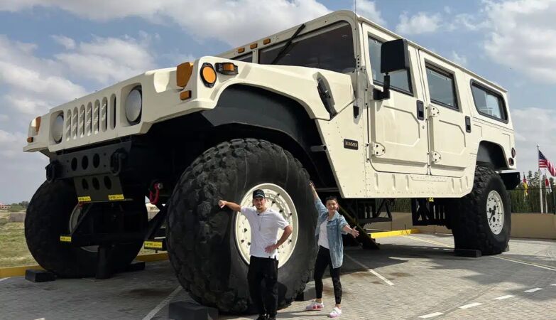 The largest car in the world is so large that it has an apartment with a room of 60 m² inland