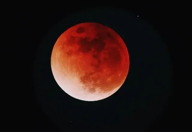 Total lunar eclipse occurs this Sunday; Find out how to watch the phenomenon