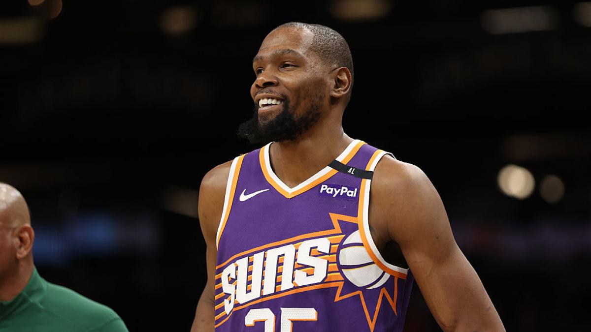 A renowned basketball player recovers his forgotten Bitcoins password and takes a millionaire joy