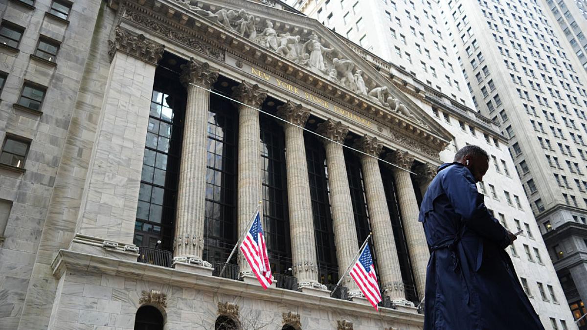 The US labor market is weakened for the first time in four years