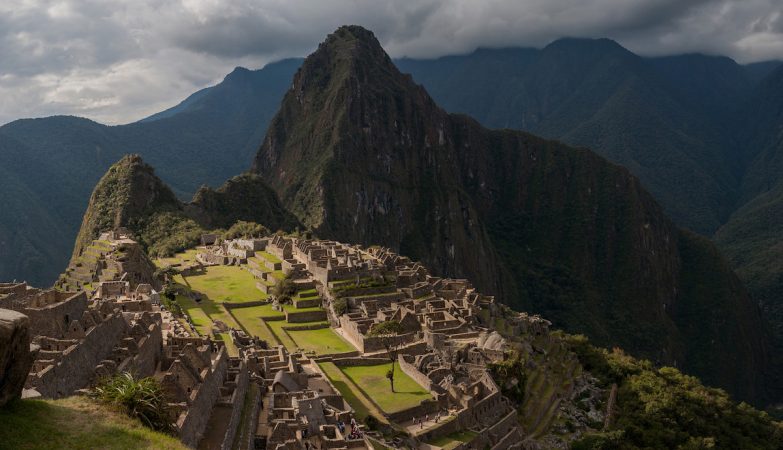 19 Portuguese are retained in Machu Picchu: there are no trains. City can lose the world's new wonder title