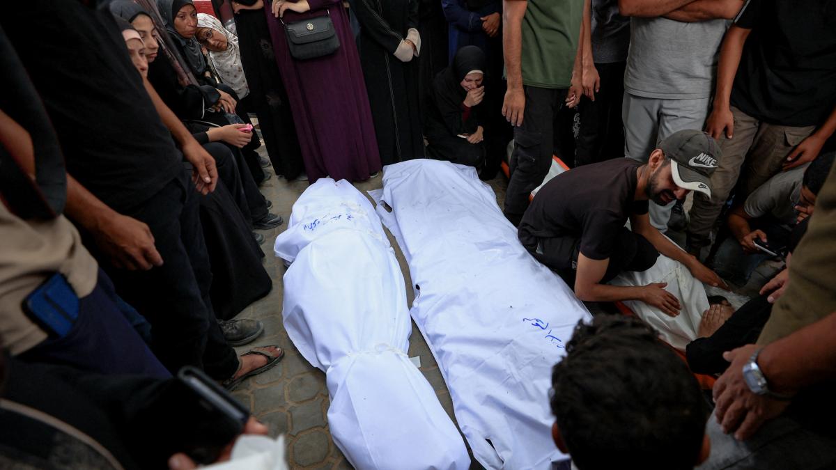 At least 7 dead, including 4 children, in an Israeli bombing on a tent