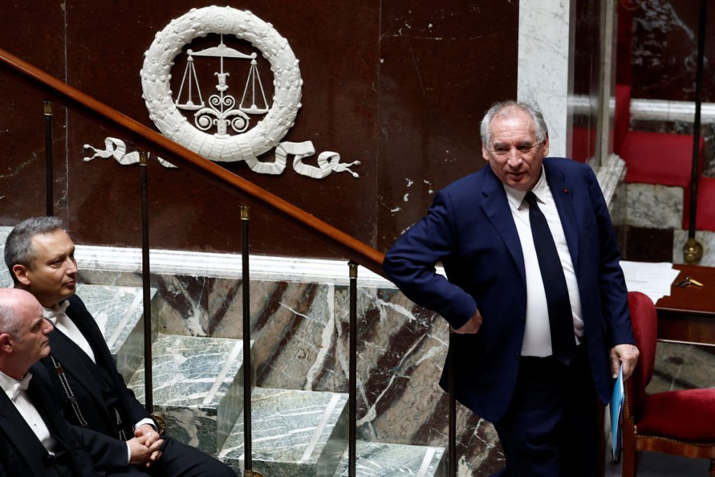 France: Bayrou Finally, all the looks in Macron
