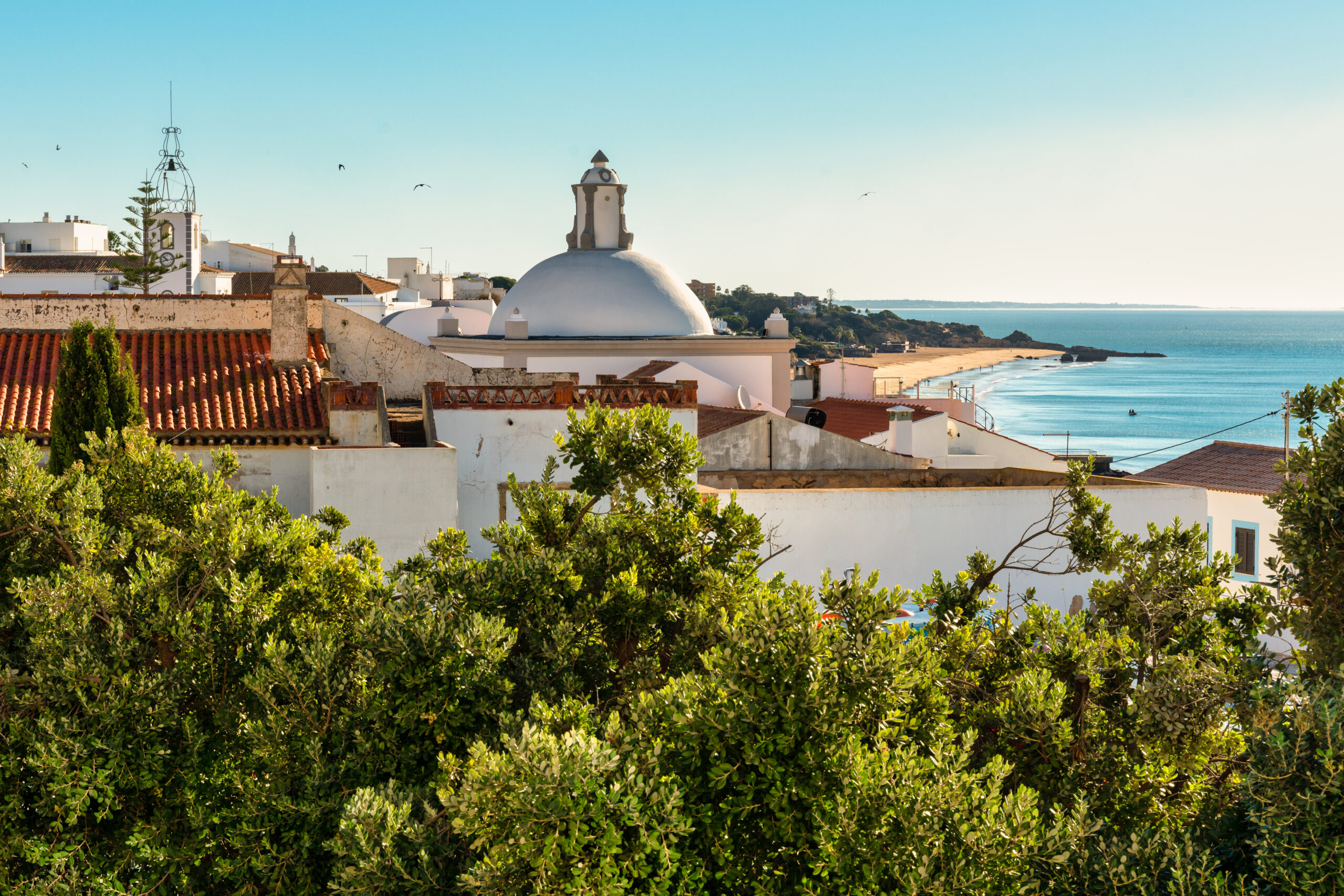This Algarve city was elected one of the main tourist destinations in Portugal and has stays less than 40 €