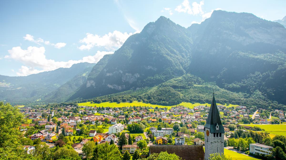 Visit the richest country in the world and is disappointed to the act for a very important problem