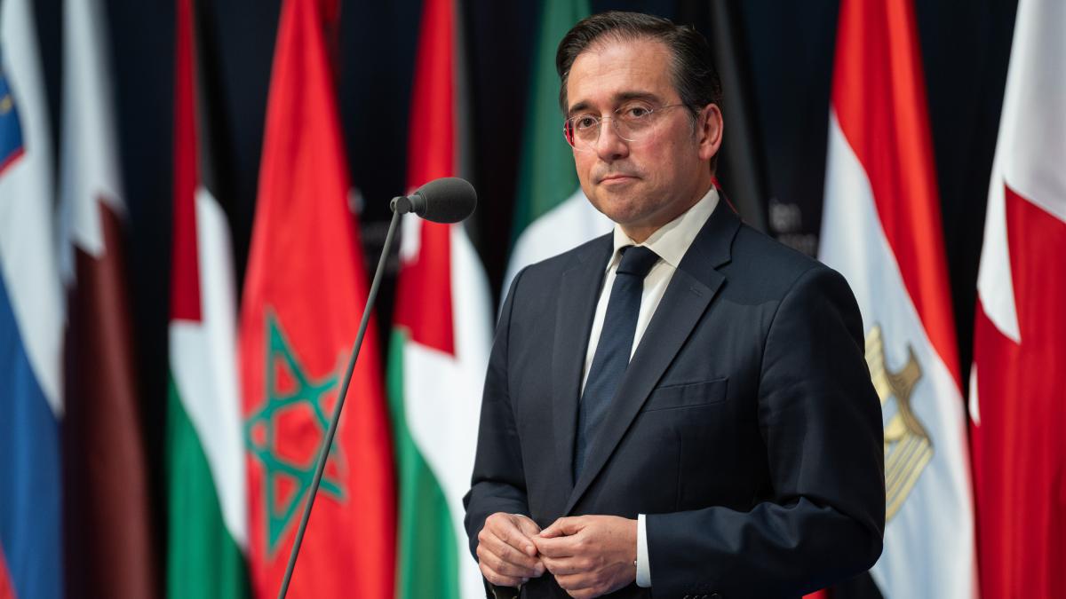 The only time Spain broke diplomatic relations with a country and why it is very difficult for him to do it with Israel