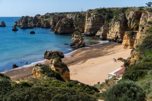 “I was deceived”: tourist reserves Airbnb in the Algarve with “sea view” but that was what was seen from the window [vídeo]