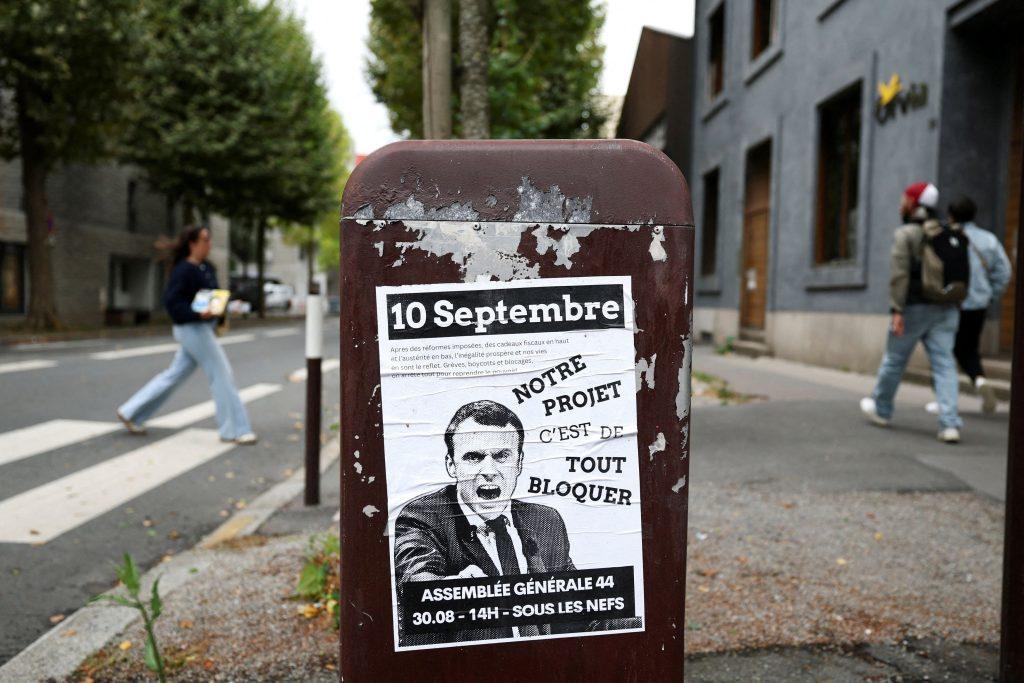 France: One step before the "blacklist" of investors - sinks into crisis