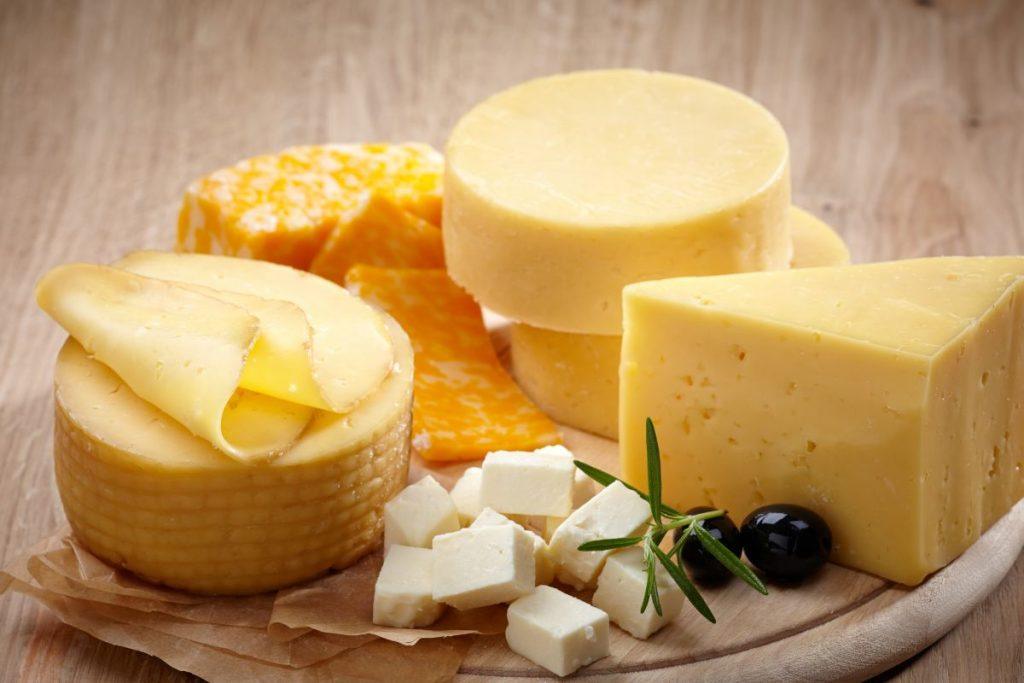 Cheese and nightmares: what does science say