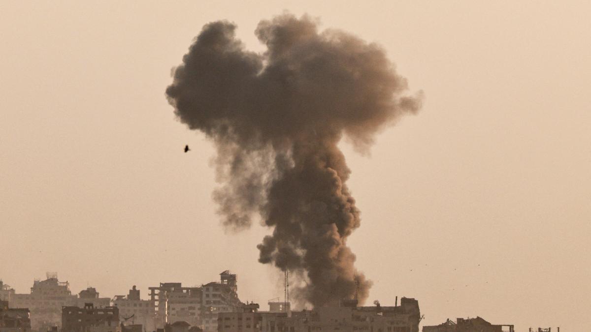 The "terrorist infrastructure" that Israel attacks in Ciudad de Gaza: its only pediatric hospital