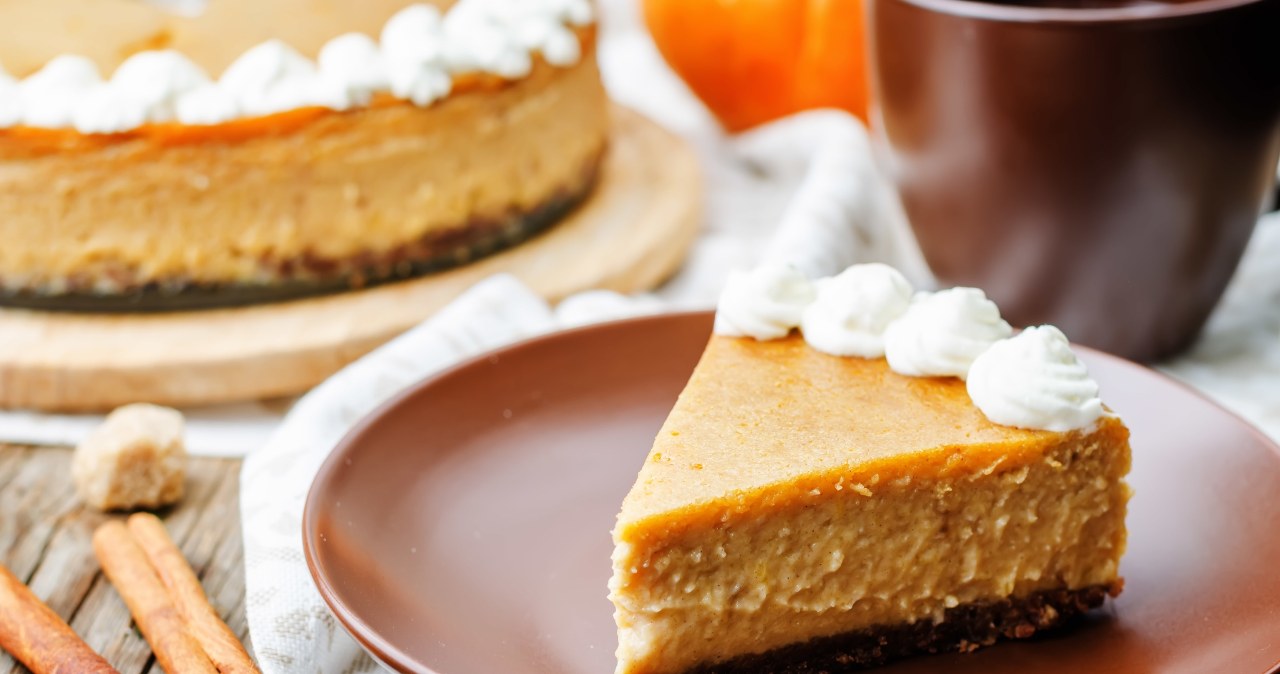 Grandma told me the recipe for this pumpkin cheesecake. Fast, simple and does not require baking