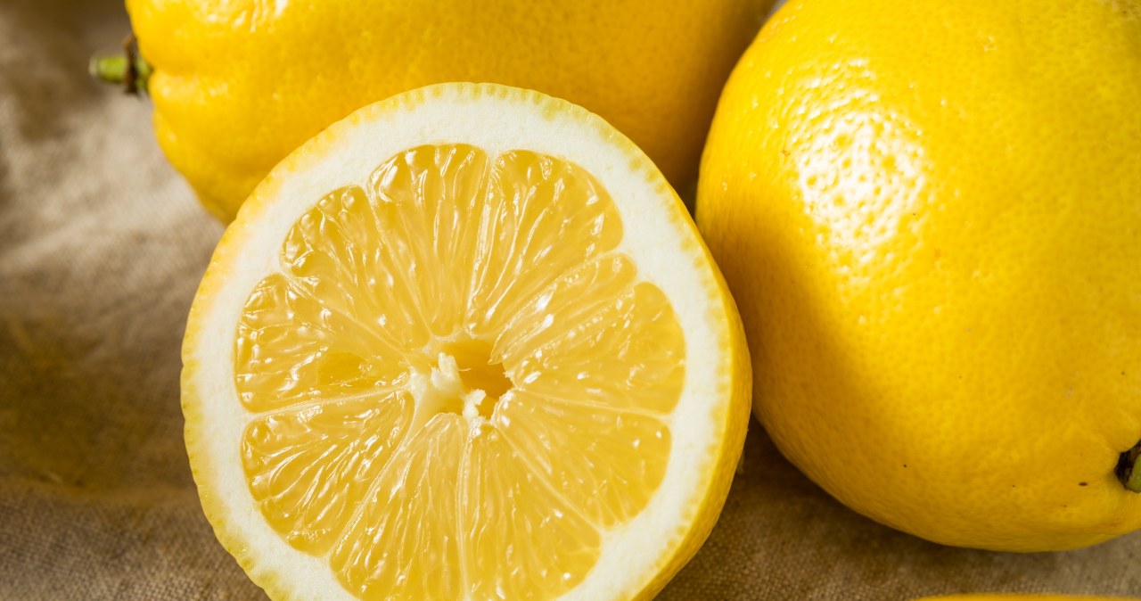 The citrus scent also repels spiders