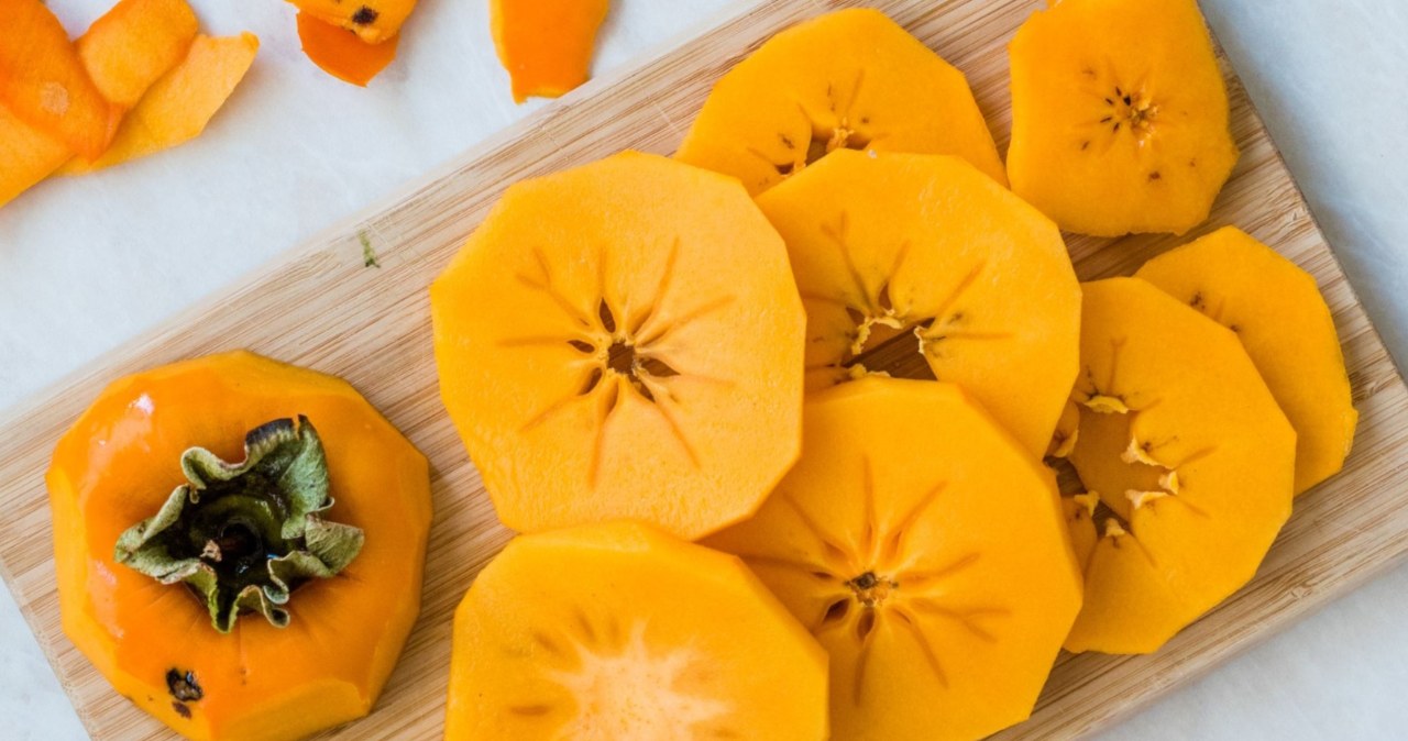 Kaki contains a large amount of magnesium, which will take care of your heart