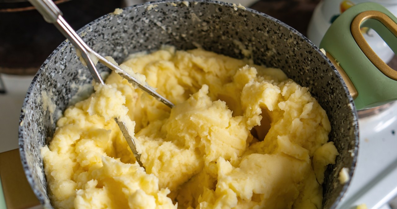 Mashed potatoes added to the cheese mass will make the cake perfectly moist /stepanishchev va stepanishchev va /123RF/PICSEL