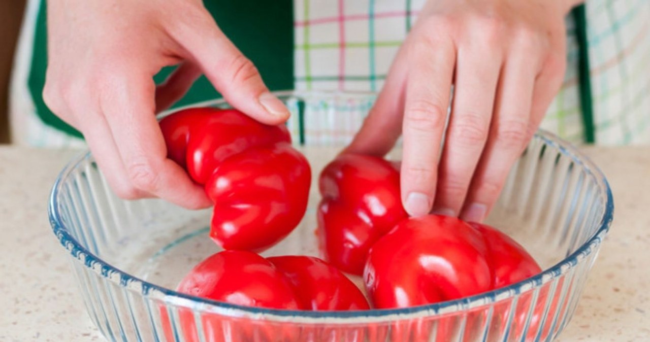 Baking vegetables in a baking tin makes it easier to prepare a snack /dolphytv /123RF/PICSEL