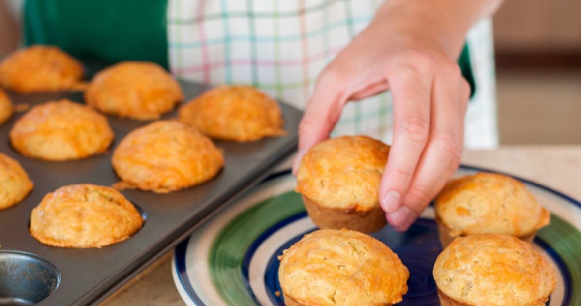 Baked cupcakes are suitable for many occasions /dolphytv /123RF/PICSEL