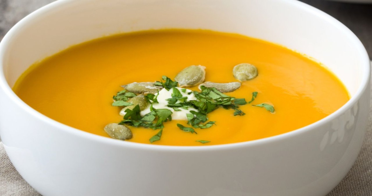 Warming pumpkin cream is a seasonal soup that can be prepared for All Saints' Day dinner /etorres69 /Canva Pro
