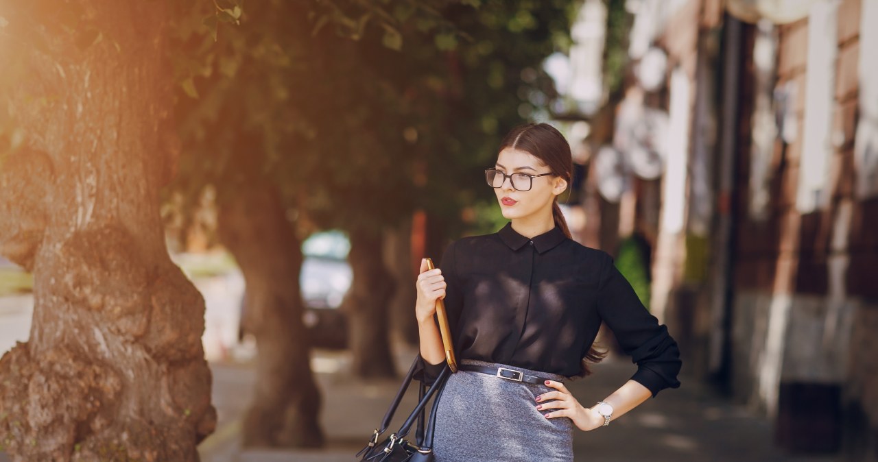 These skirts return to fashion again. They fit Cossacks and Sneakers