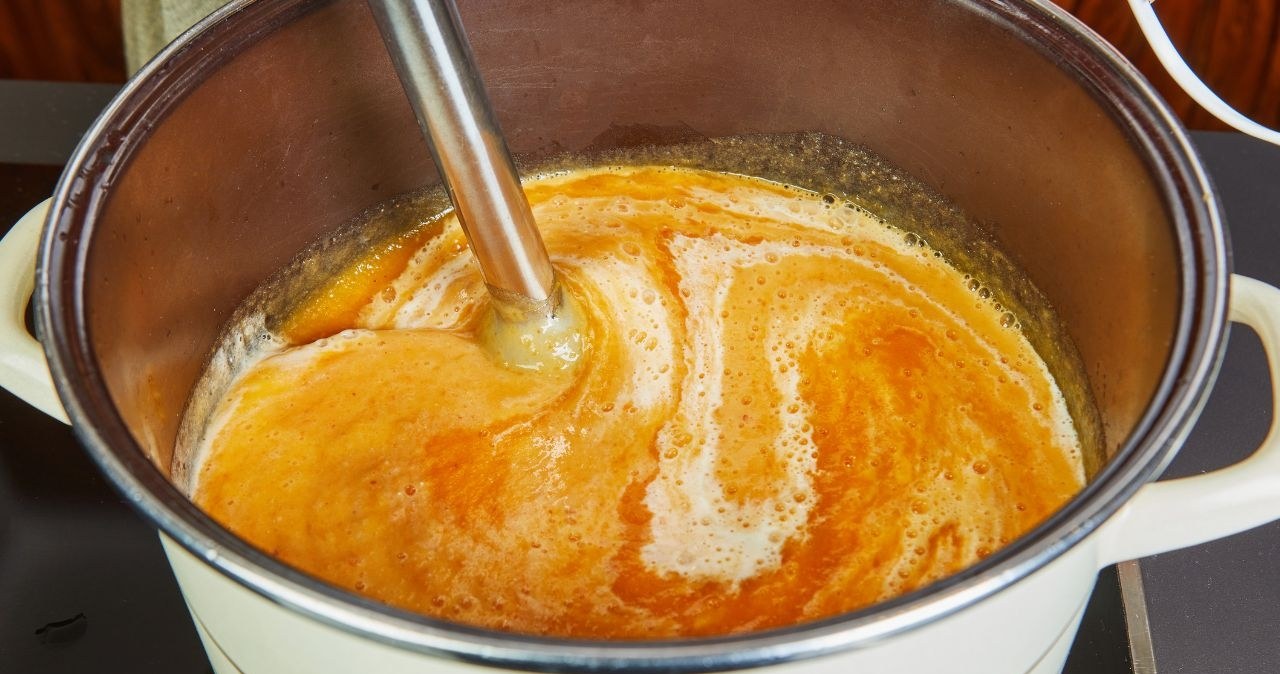 I always add it to autumn pumpkin soup. It not only enhances the taste, but also relieves inflammation and has antiviral properties