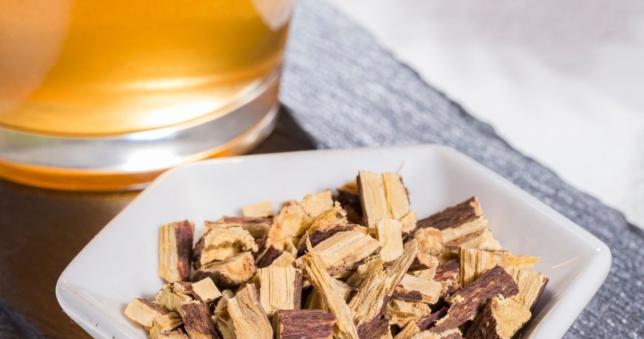 In ancient times it was an aphrodisiac. It is worth using in the kitchen because it helps with rheumatic pain and tiring cough