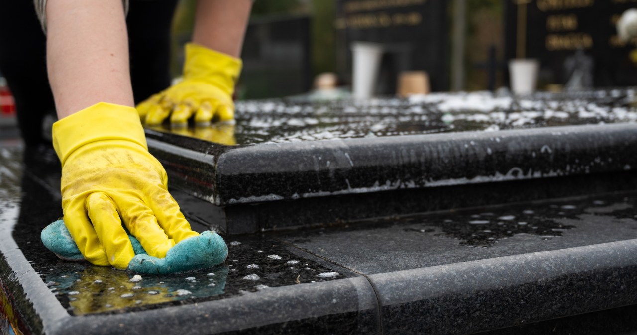 Every year he washes the tombstones only with this. They shine like after professional cleaning