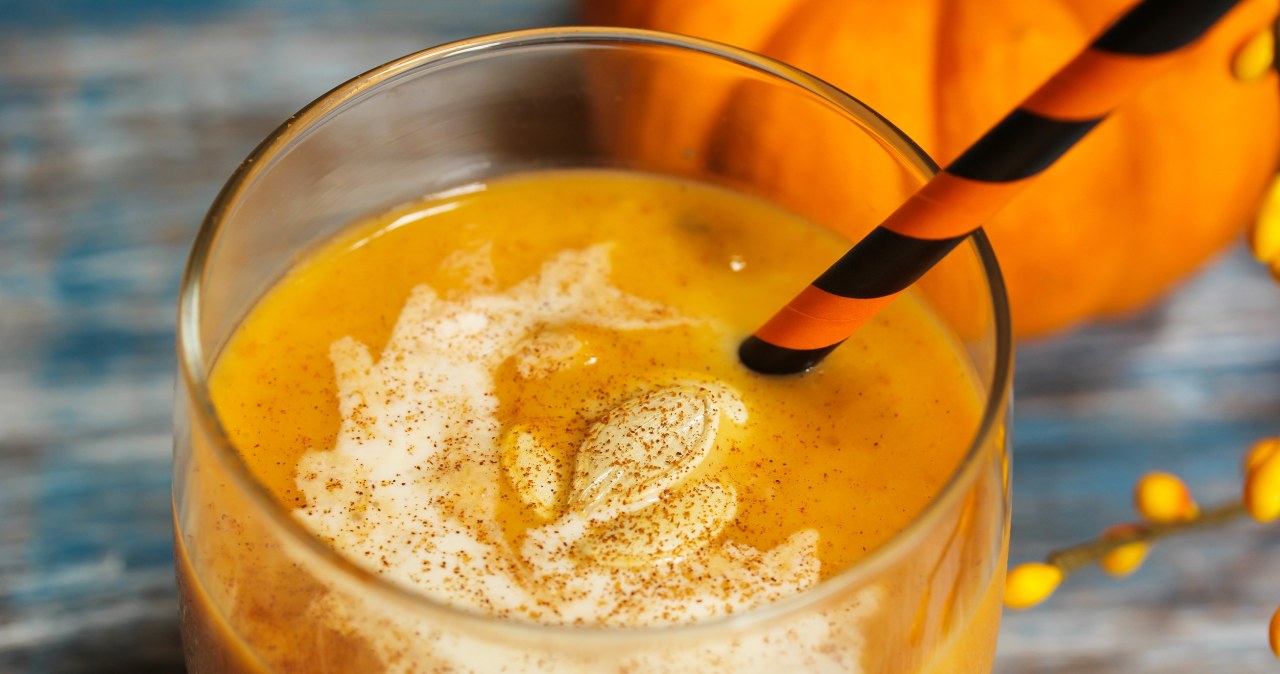 It increases immunity and mood, protects eyes and bones. Especially people over 50 should drink a nutritious cocktail.