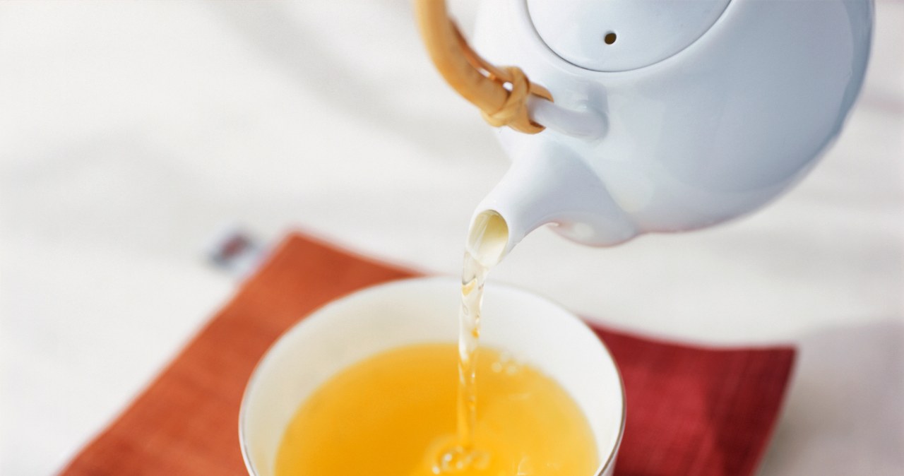 Once upon a time, only Chinese emperors drank it. It takes care of the heart and digestion, you can drink it even in the evening