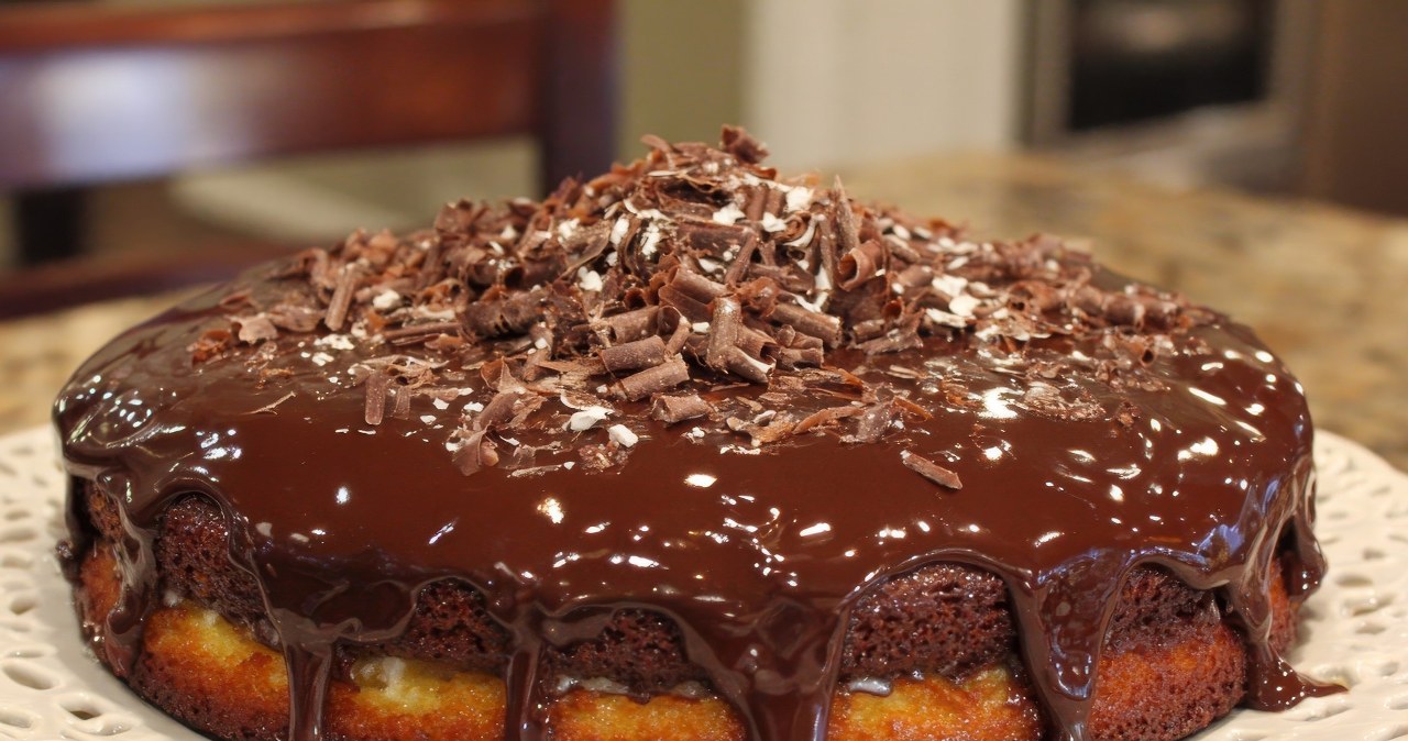 It's a real volcano of sweets. I will definitely make this cake this weekend