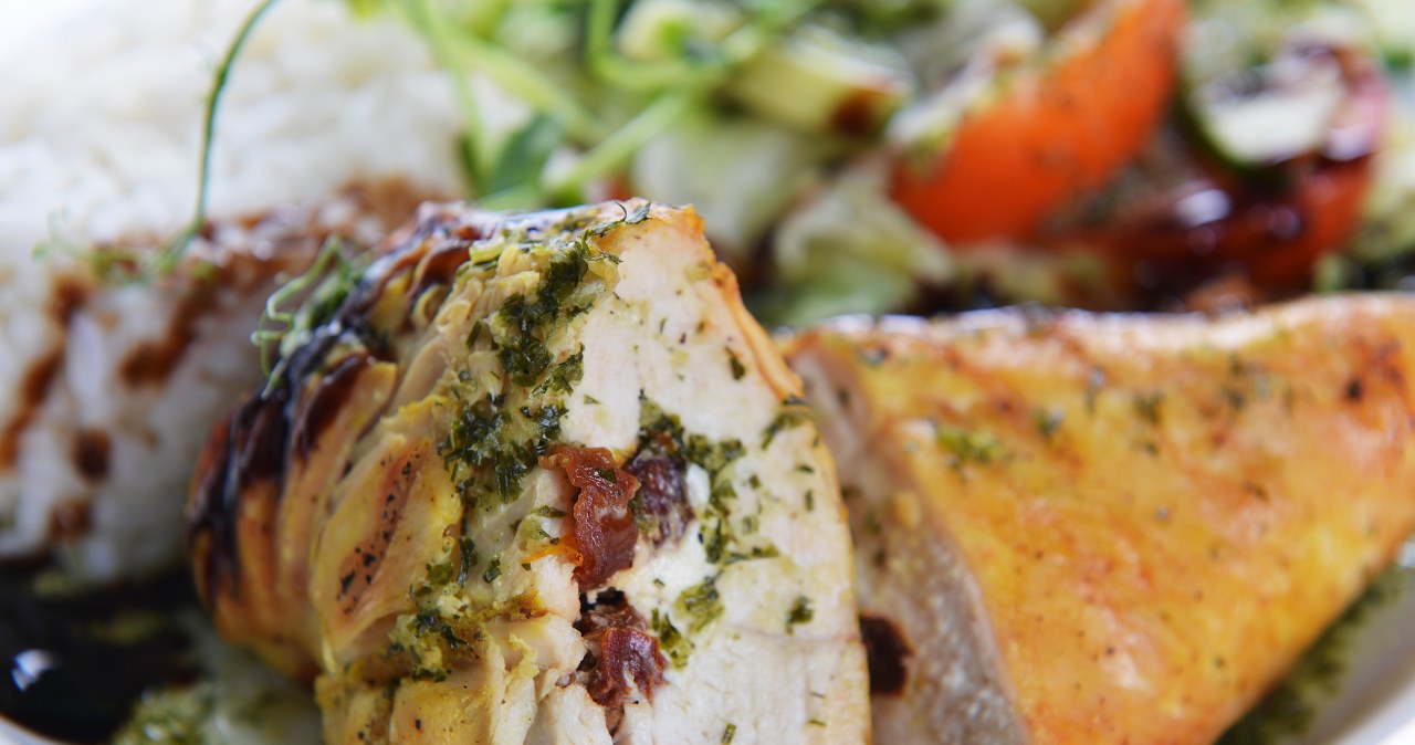 Aromatic chicken in basil sauce. An idea for dinner on All Saints' Day