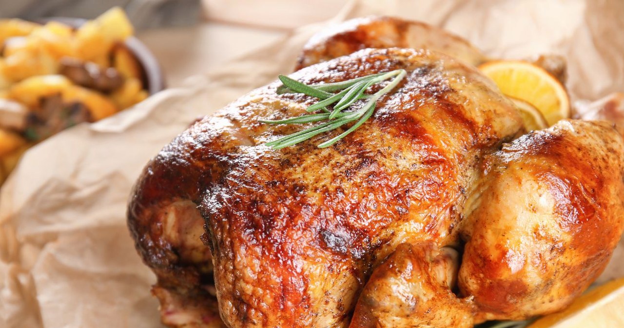 Chefs rarely reveal this patent. The chicken has super crispy skin and juicy meat