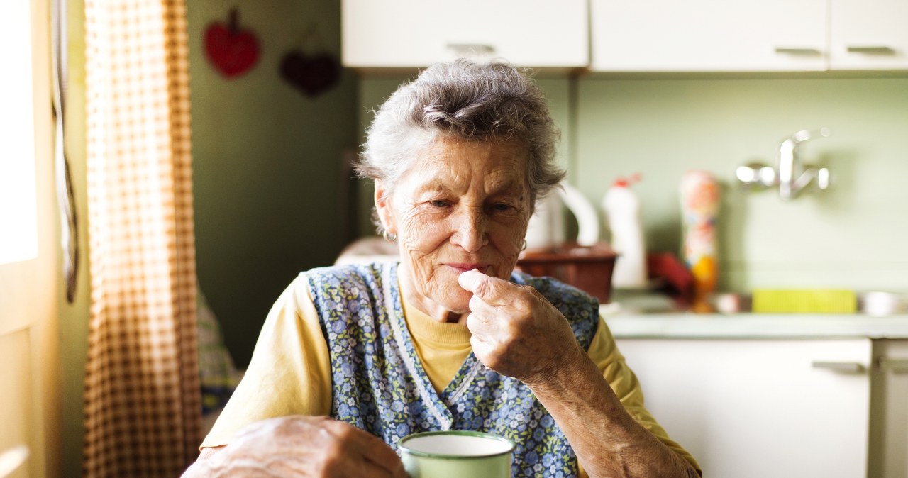 Seniors should eat regularly. Improves immunity and delays aging