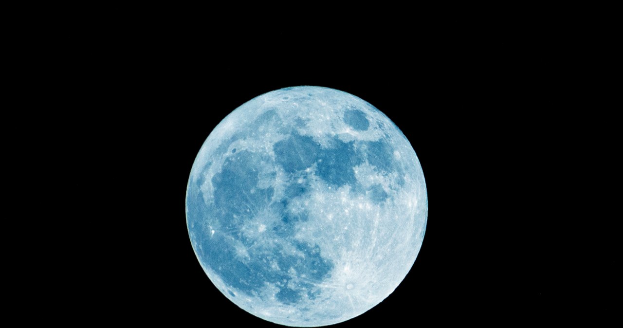 The frosty moon will bring tons of prosperity to these zodiac signs. They are the chosen ones of the stars