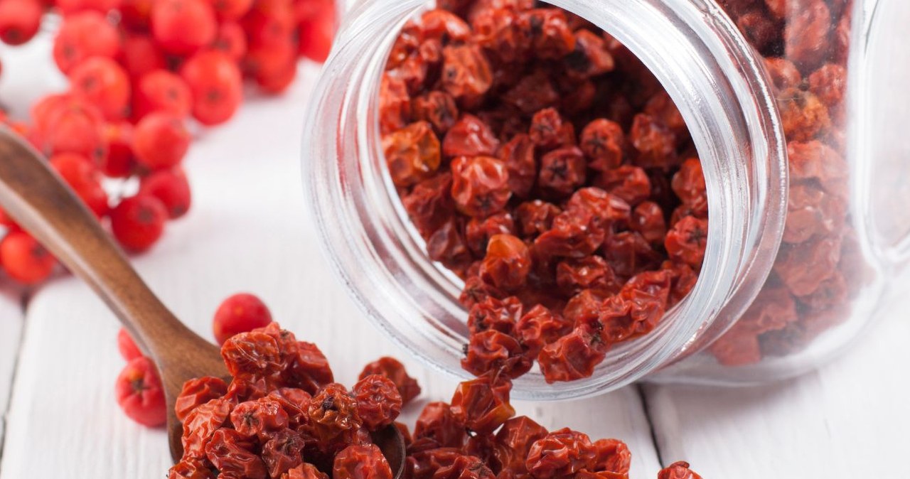 The best fruit for seniors and free of charge. It is good for the heart and eyes and cleanses the body