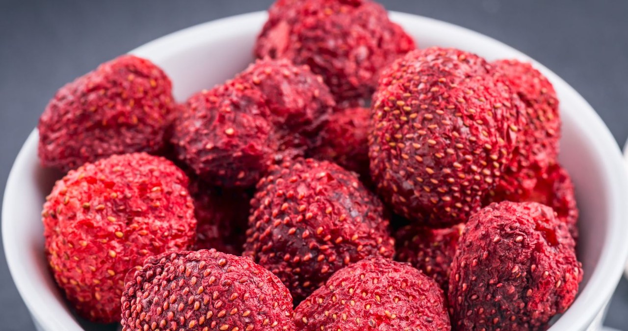 Eat when you feel like sweets. They are low in calories, fiber and vitamins, and ensure healthy bones